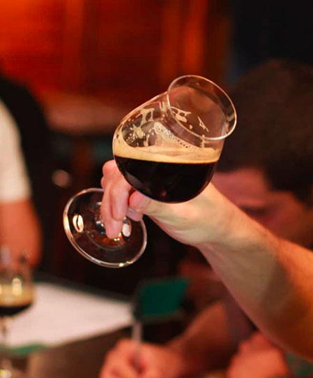 Bicchiere di birra scura Birrificio Italiano