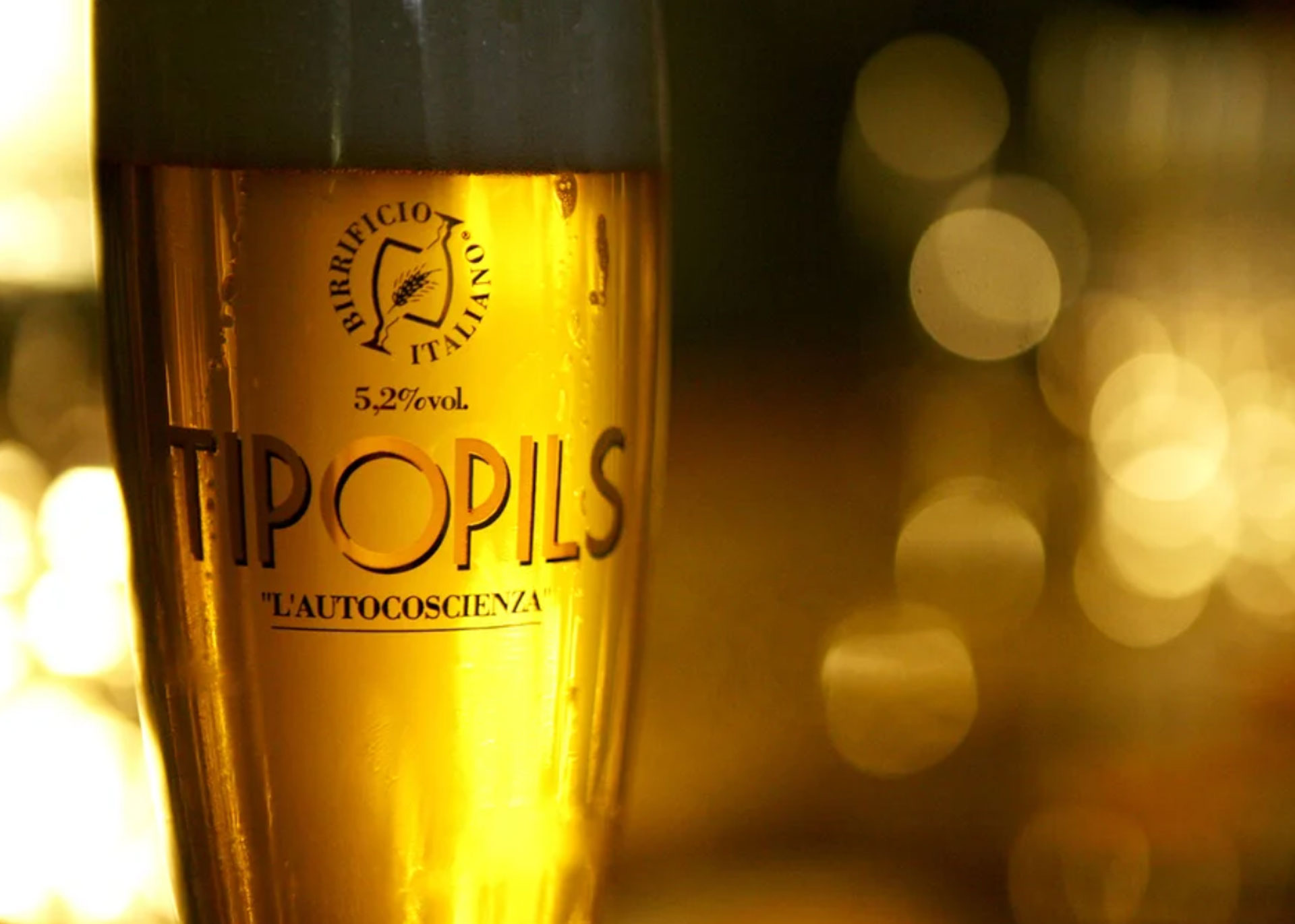 Bicchiere di Tipopils Birrificio Italiano